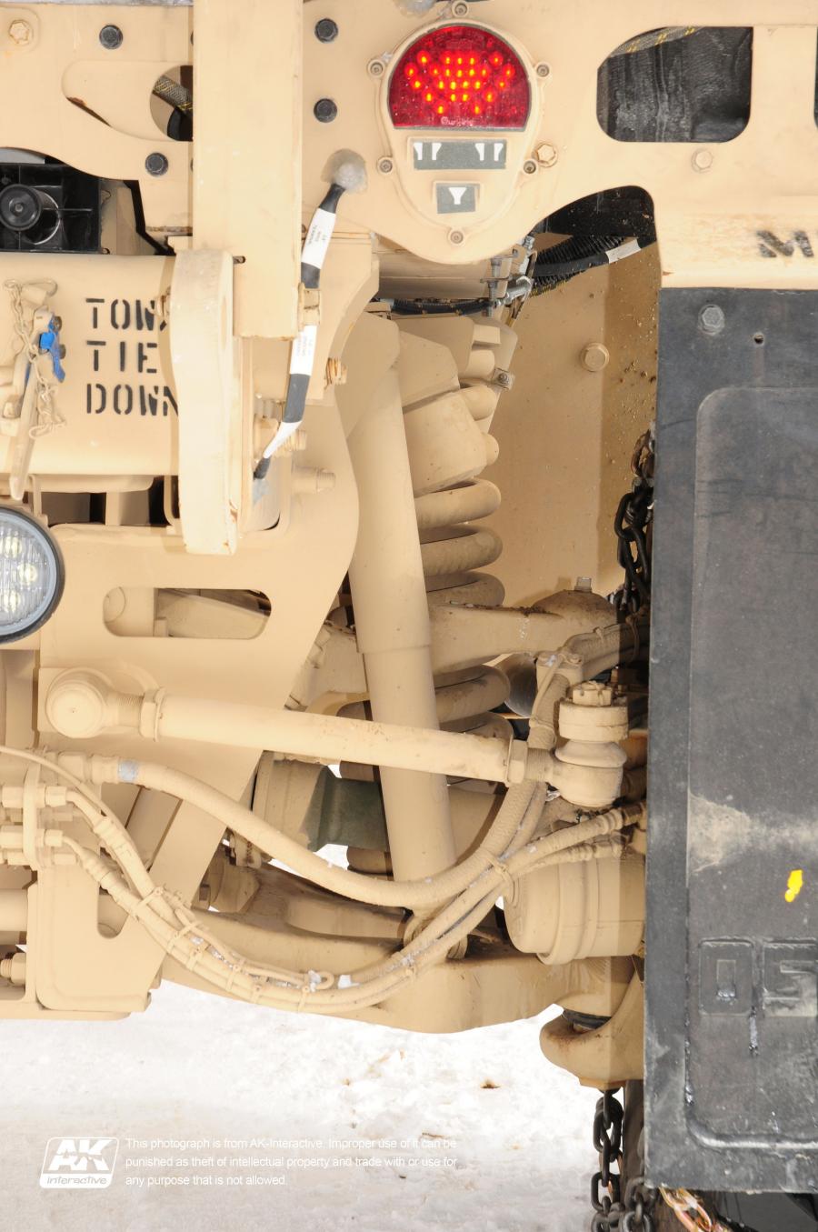 Детали экстерьера Oshkosh M-ATV 2009 года  (фото 60 из 676)